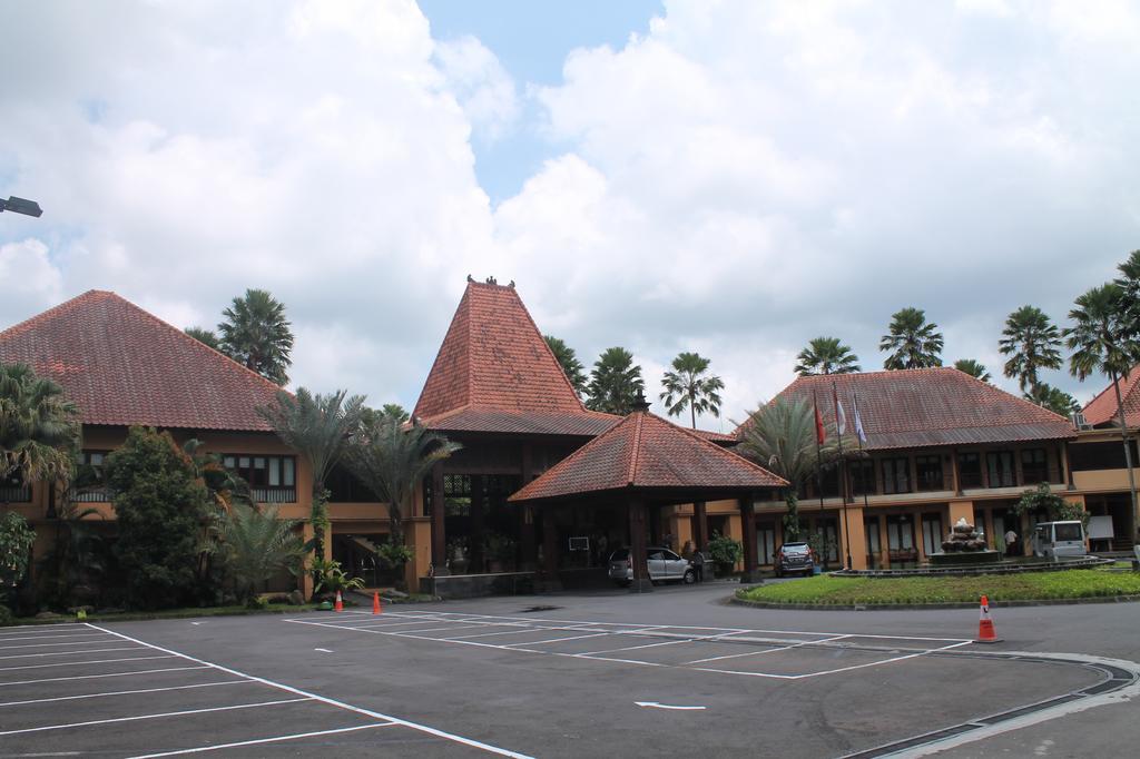 Laras Asri Resort & Spa Salatiga Zewnętrze zdjęcie