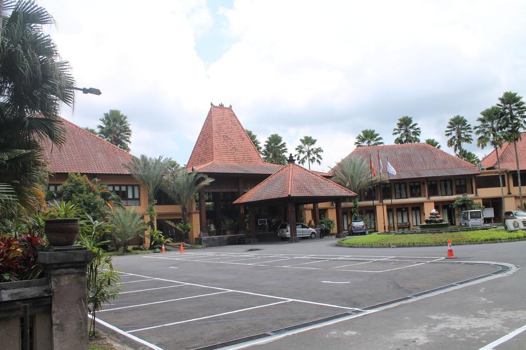 Laras Asri Resort & Spa Salatiga Zewnętrze zdjęcie