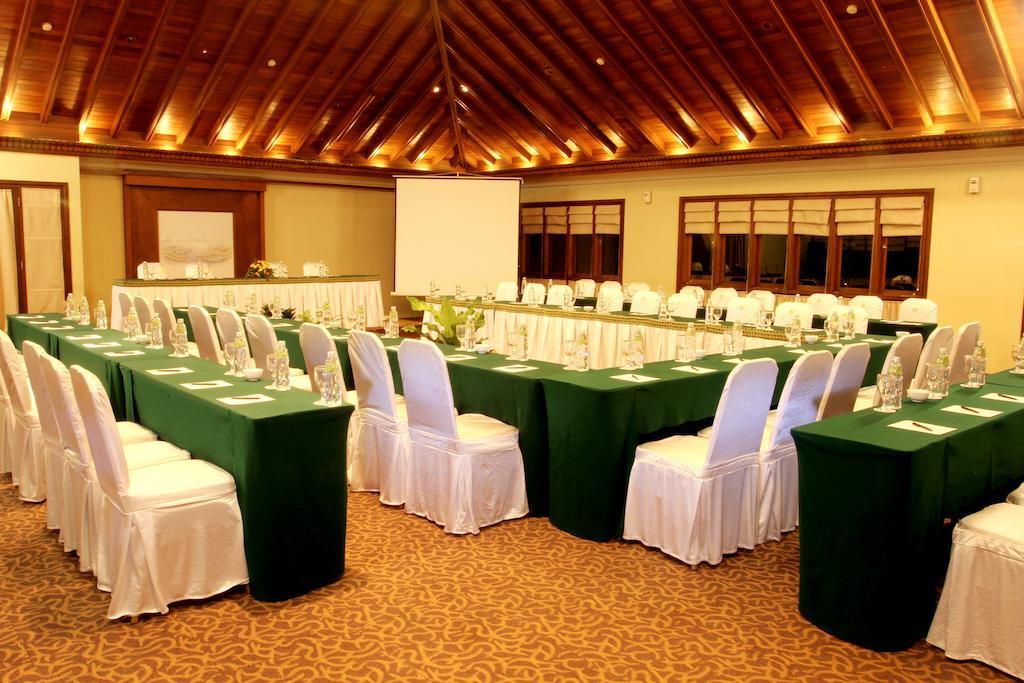 Laras Asri Resort & Spa Salatiga Zewnętrze zdjęcie